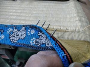 平刺しの縫い始めにステープル