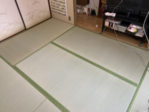 新畳を納めた