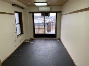 畳を引き上げた部屋
