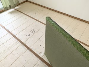 床に絵図が書いてある