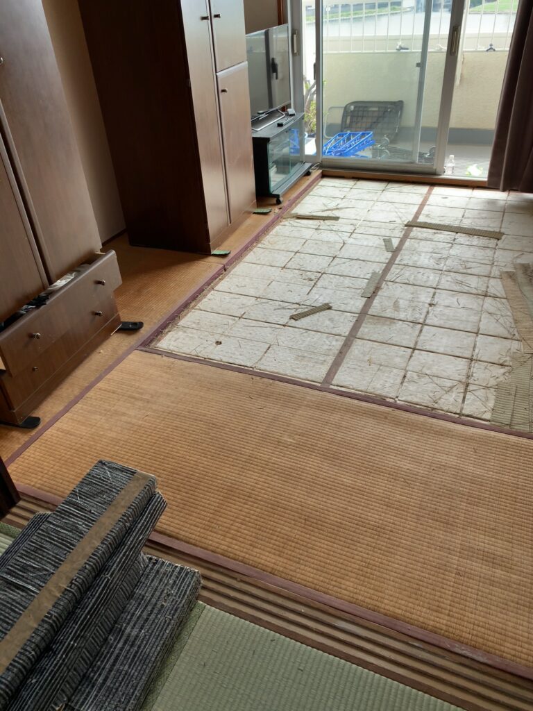古い畳の撤去